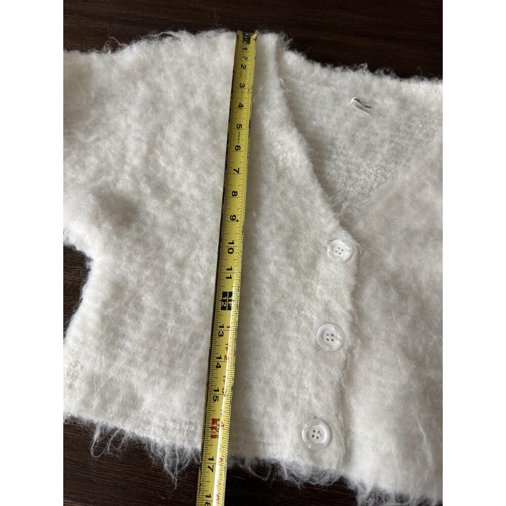 Kimchi Blue Cropped Fuzzy Cardigan Sweater Womens Small Cloud White - Picture 4 of 11